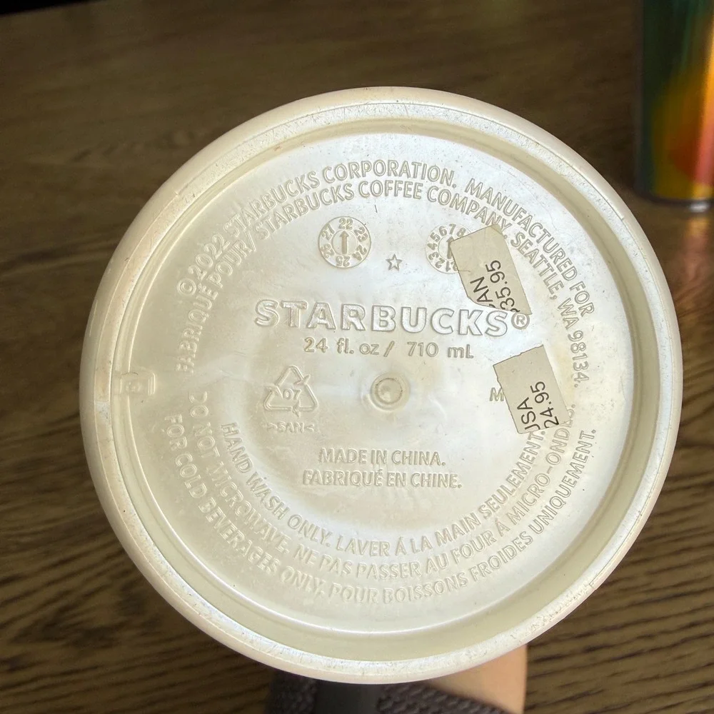 Starbucks 2022 Pearl White Iridescent Scalloped Mermaid Siren Tumbler 24  oz